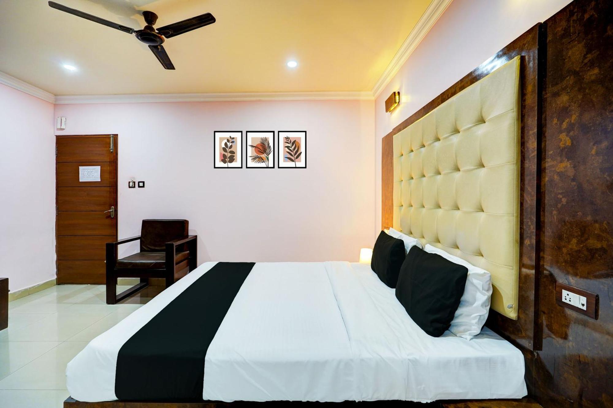 Super Townhouse Mg Road Near Commercial Street Bangalore Exterior foto