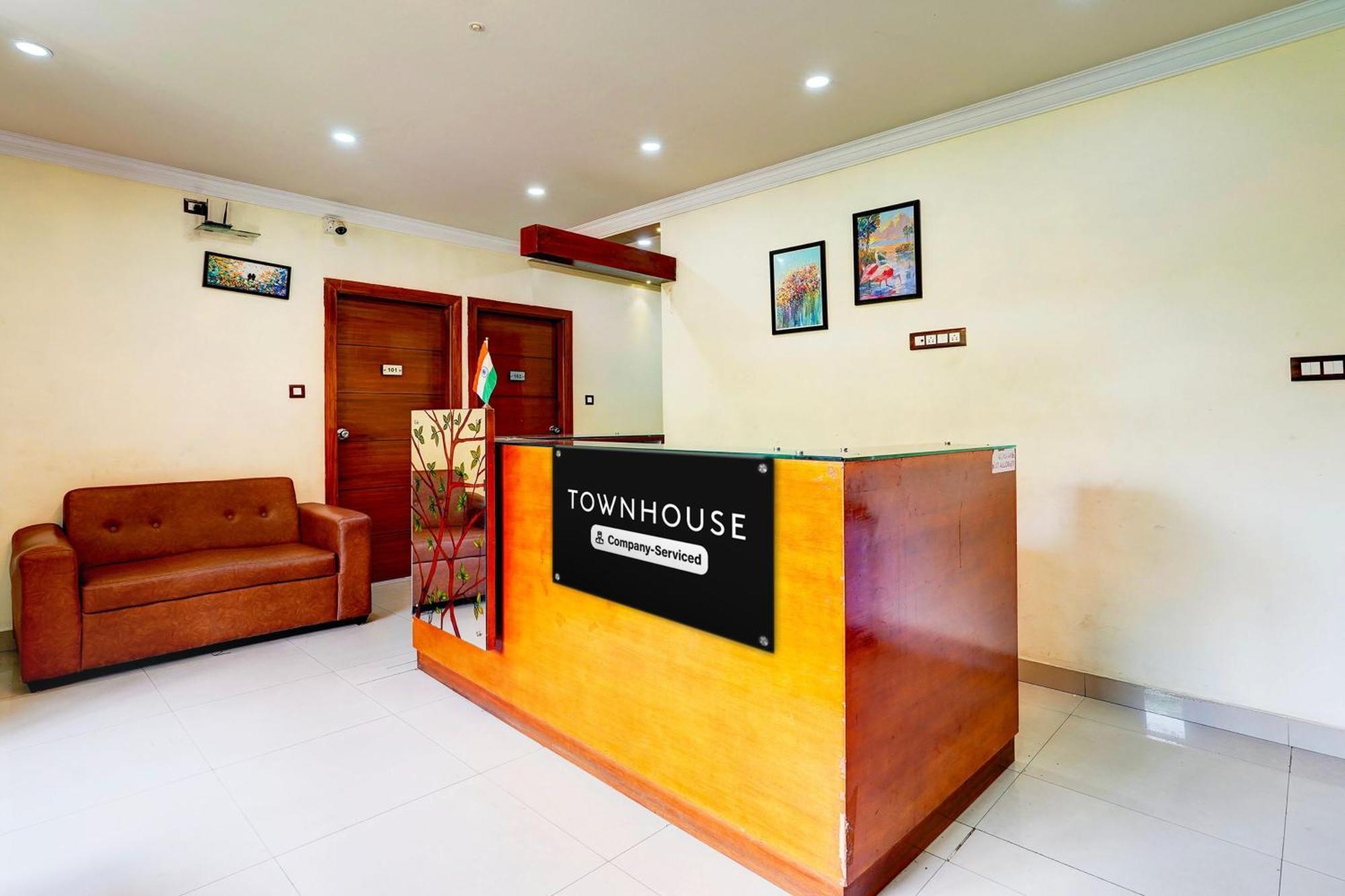 Super Townhouse Mg Road Near Commercial Street Bangalore Exterior foto