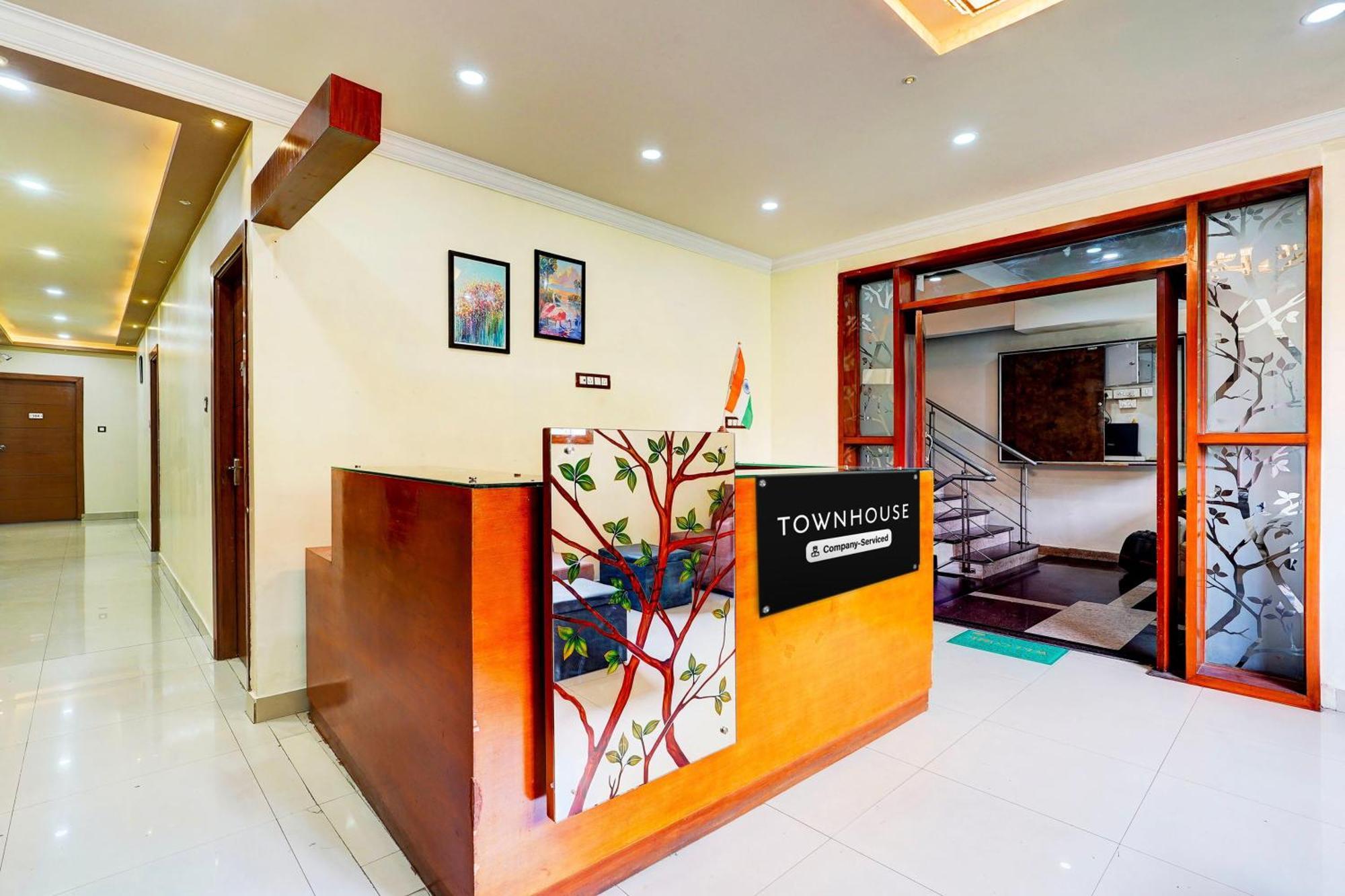 Super Townhouse Mg Road Near Commercial Street Bangalore Exterior foto